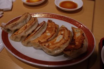 横浜大倉山にある中華料理店「餃子の福来」の餃子