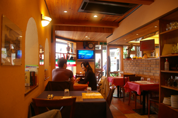横浜桜木町のイタリアン「ラ・カーサ・ディ・マルコ」の店内