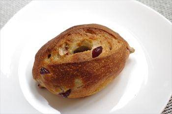 横浜日吉にあるパン屋「柿の木坂 キャトル」のパン