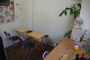 横浜山手にあるパン屋「Vati(ファティ)」の店内
