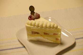 新横浜のおいしいケーキショップ「ラ ピエスモンテ」のケーキ