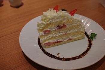ららぽーと横浜にあるカフェ「カフェ ココナッツ」のケーキ