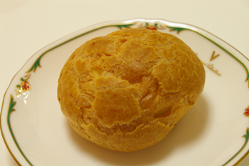 芦屋タカトラのシュークリーム