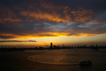 横浜みなとみらいの夕景全景