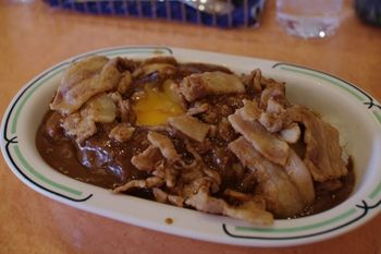 横浜杉田にある「スタミナカレーの店 バーグ」のスタミナカレー