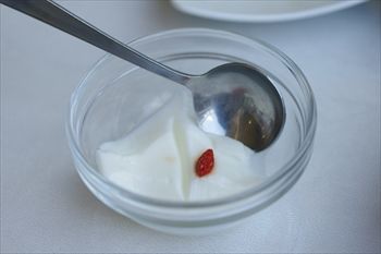新高島にある中華料理店「中国美食 唐苑酒楼」の杏仁豆腐