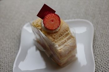 横浜上永谷にある洋菓子店「ストラスブール」のケーキ