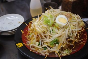 神奈川県三浦市にある食堂「まるい食堂」のカタヤキそば