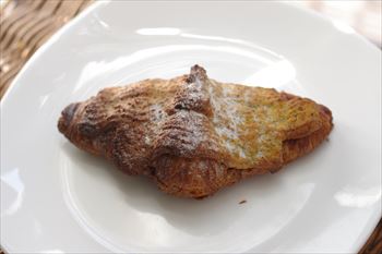 横浜にあるカフェ「flour+water(フラワーアンドウォーター)」のパン