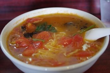 横浜山手にある中華料理店「李園」のトマトタンメン