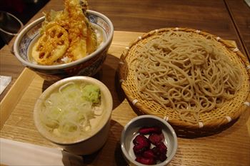 横浜モアーズにある蕎麦屋「そばしき」の蕎麦