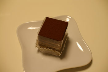 キュービックプラザ新横浜の「日影茶屋」のチョコレートケーキ