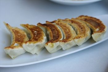 新高島にある中華料理店「中国美食 唐苑酒楼」の餃子