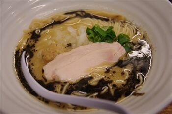 横浜大倉山にあるラーメン店「麺屋 ゆるり。」の