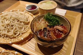 横浜モアーズにある蕎麦屋「そばしき」の蕎麦