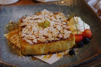鎌倉長谷にあるカフェ「カフェルセット鎌倉」のフレンチトースト
