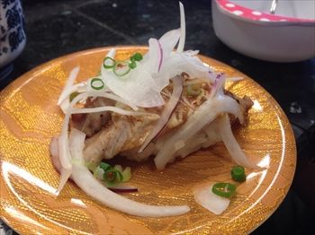 横浜あざみ野にある回転寿司「廻鮮寿司処 タフ」の寿司