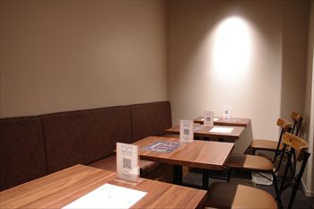 横浜関内にあるイタリアン「コムギlab(コムギラボ)」の店内