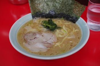 トレッサ横浜近くにある横浜家系ラーメン店「心家」の