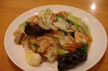 横浜岸根公園にある中華料理屋「龍園」の五目あんかけ焼そば