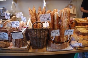東京奥沢にあるパン屋「アルチザン・ブーランジェ・クピド」の店内
