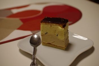 横浜たまプラーザのケーキショップ「ベルグの4月」のアイスケーキ