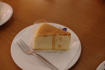 横浜あざみ野にあるカフェ「プチゾウ」のチーズケーキ