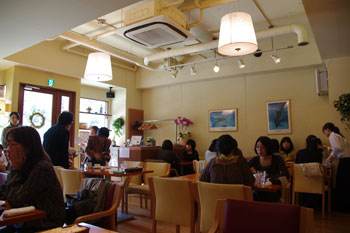 横浜鶴見にあるスペアリブのお店「プライム・リブ」の店内