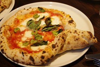 横浜みなとみらいにあるイタリアン「A16」のピザ