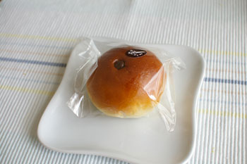 横浜鶴見のパン屋「エスプラン洋菓子店」の珈琲あんぱん