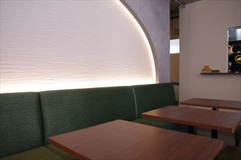横浜石川町にあるとんかつ屋「とんかつGEN」の店内