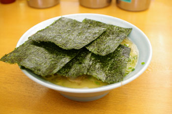 横浜日吉のラーメン店「極楽汁麺 らすた」のラーメン