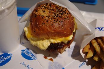 ���ͤߤʤȤߤ餤�ˤ����Neo Nice Burger�פΥϥ�С�����