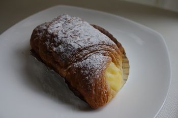 横浜十日市場にあるパン屋さん「創作夢酵母 ルパン」のパン