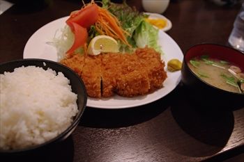 横浜大倉山にあるとんかつ屋「とら吉」のとんかつ