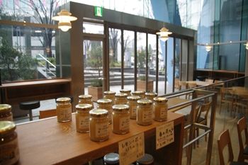 横浜センター北にあるパン屋さん「ベッカライ徳多朗」の店内