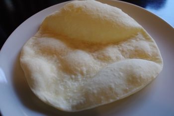 横浜元町中華街にある「ビストロイージーリビング 」のパン