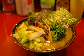 横浜家系ラーメンの元祖「吉村家」のラーメン