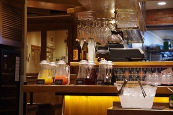 横浜みなとみらいにあるイタリアン「Bd26」の店内
