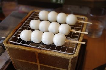 横浜みなとみらいにある「おかげ庵」のだんご