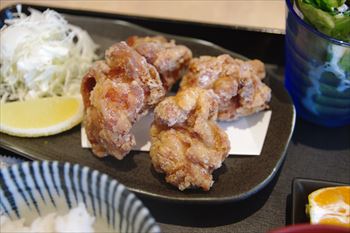 横浜桜木町にある定食屋「TSUBAKI食堂」のランチ