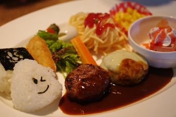横浜青葉台にある「ハンバーグファクトリー」のキッズプレート