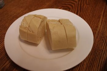 石川町にあるカフェ「ゾウリカフェ」のパン