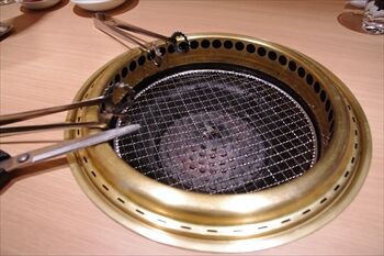 横浜センター南にある焼肉店「ワンカルビ」のロースター