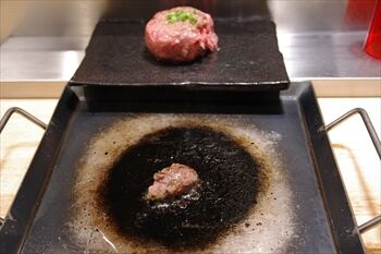 横浜にあるハンバーグ専門店「花より、ハンバーグ」のハンバーグ