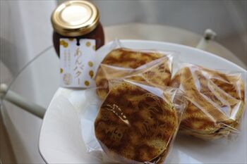 横浜にある和菓子店「京らく製あん所」のどら焼き