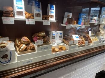 横浜にあるエシレの店内