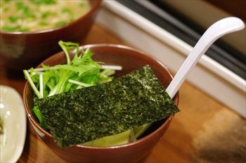 横浜東神奈川にあるつけ麺店「イツワ製麺所食堂」のつけ麺