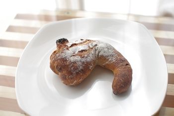横浜東神奈川にあるパン屋さん「Pain de U(パンドウ)」のパン