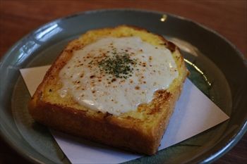 鎌倉長谷にあるカフェ「カフェルセット鎌倉」のクロックマダム